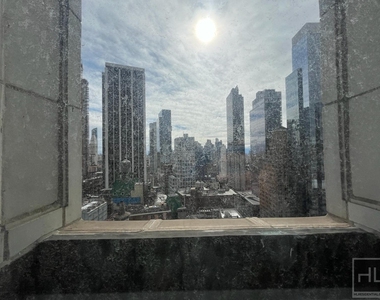 West 34th Street - Photo Thumbnail 4