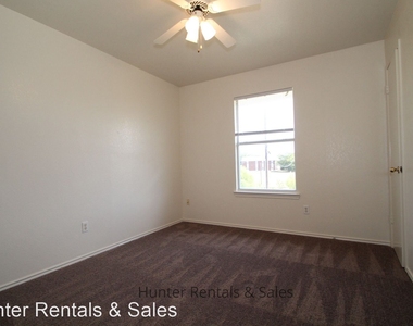 1510 Benttree Dr - Photo Thumbnail 12