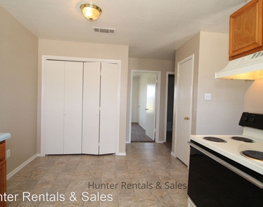 1510 Benttree Dr - Photo Thumbnail 3