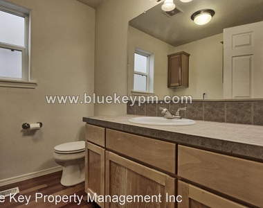 5810 Ne 23rd Avenue - Photo Thumbnail 3