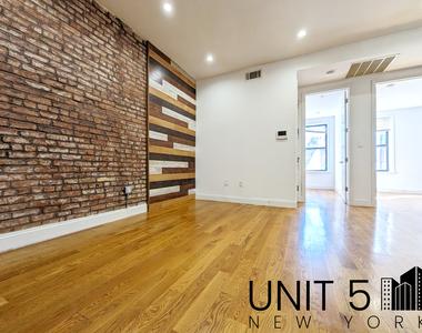 35 Furman Avenue - Photo Thumbnail 3