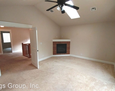 2769 Mallory Lane - Photo Thumbnail 4