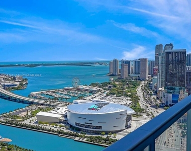 1100 Biscayne Blvd - Photo Thumbnail 2