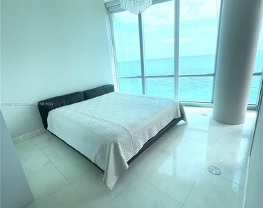 17121 Collins Ave - Photo Thumbnail 12