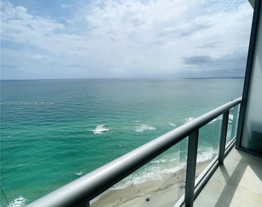 17121 Collins Ave - Photo Thumbnail 22