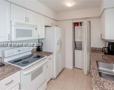 1155 Brickell Bay Dr - Photo Thumbnail 4