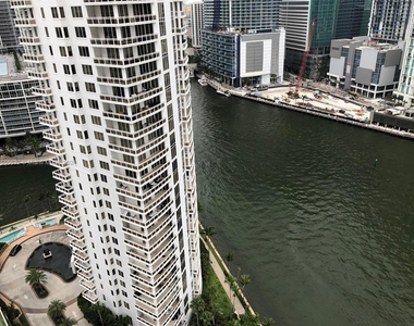 900 Brickell Key Blvd - Photo Thumbnail 2