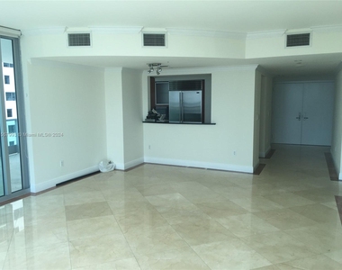 1331 Brickell Bay Dr - Photo Thumbnail 9