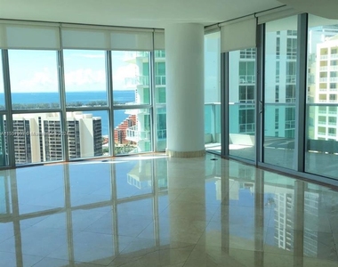 1331 Brickell Bay Dr - Photo Thumbnail 2