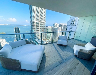 1010 Brickell Ave - Photo Thumbnail 1