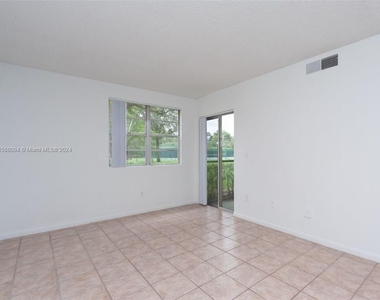 1235 Sw 46th Ave - Photo Thumbnail 2