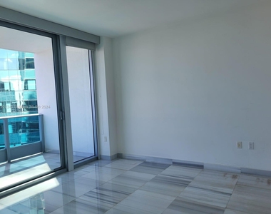 200 Biscayne Boulevard Way - Photo Thumbnail 17