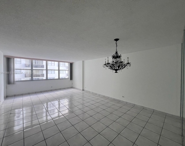 6039 Collins Ave - Photo Thumbnail 26