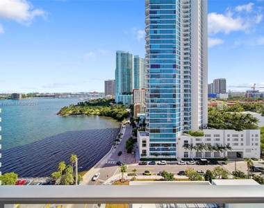 2150 N Bayshore Dr - Photo Thumbnail 64