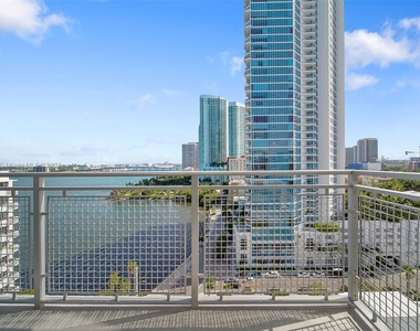 2150 N Bayshore Dr - Photo Thumbnail 6