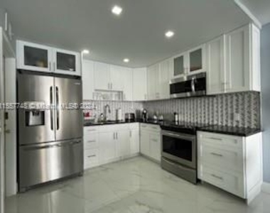 2201 S Ocean Dr - Photo Thumbnail 4