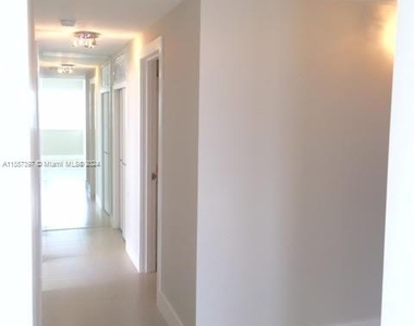 1408 Brickell Bay Dr - Photo Thumbnail 2