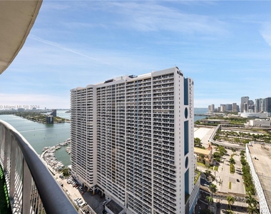 1750 N Bayshore Drive - Photo Thumbnail 10