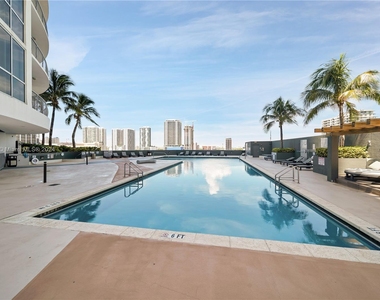 1750 N Bayshore Drive - Photo Thumbnail 13