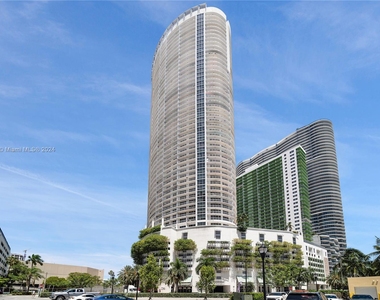 1750 N Bayshore Drive - Photo Thumbnail 21