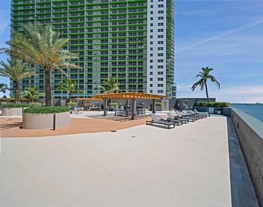 1750 N Bayshore Drive - Photo Thumbnail 17