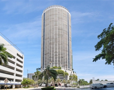 1750 N Bayshore Drive - Photo Thumbnail 22