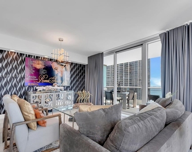 200 Biscayne Boulevard Way - Photo Thumbnail 3