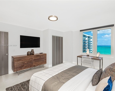 2301 Collins Ave - Photo Thumbnail 8