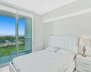 1745 E Hallandale Beach Blvd - Photo Thumbnail 17