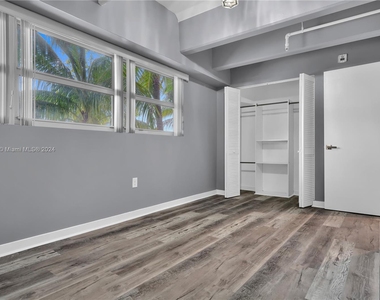 4332 Collins Ave - Photo Thumbnail 19