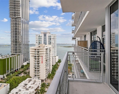 2150 N Bayshore Dr - Photo Thumbnail 16