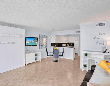 2501 S Ocean Dr - Photo Thumbnail 11