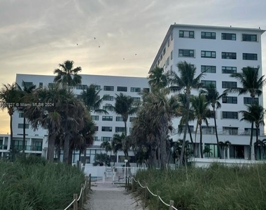 6345 Collins Ave - Photo Thumbnail 25