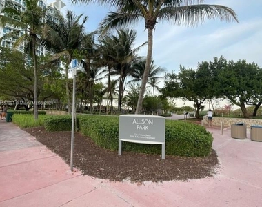 6345 Collins Ave - Photo Thumbnail 28