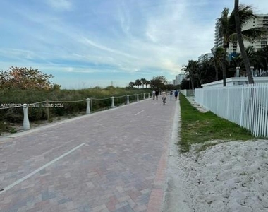 6345 Collins Ave - Photo Thumbnail 20