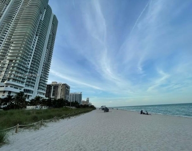 6345 Collins Ave - Photo Thumbnail 24