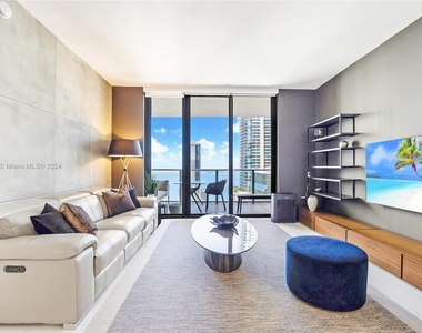 1010 Brickell Ave - Photo Thumbnail 0