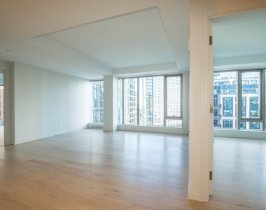 133 Seaport Blvd - Photo Thumbnail 3