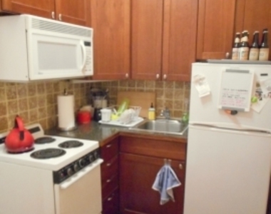 925 Beacon St - Photo Thumbnail 3