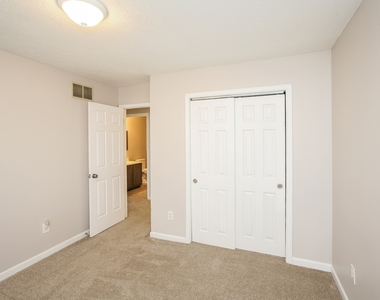 4302 Sunshine Avenue - Photo Thumbnail 10