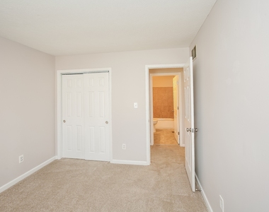 4302 Sunshine Avenue - Photo Thumbnail 11