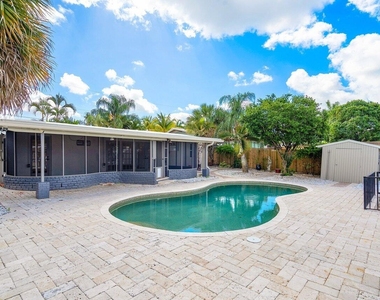 2431 Key Largo Lane - Photo Thumbnail 24