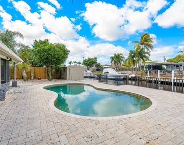 2431 Key Largo Lane - Photo Thumbnail 11