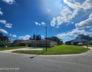 230 Applewood Circle - Photo Thumbnail 1