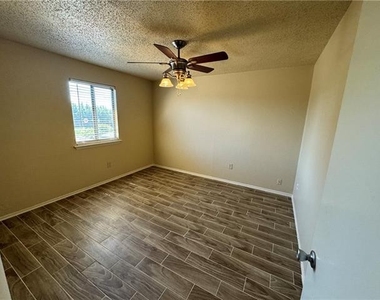 4823 W Metairie Avenue - Photo Thumbnail 16