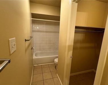 4823 W Metairie Avenue - Photo Thumbnail 11