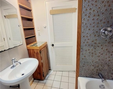 2451 Warwick Circle Ne - Photo Thumbnail 10