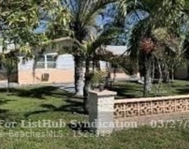 7511 Venetian St - Photo Thumbnail 0