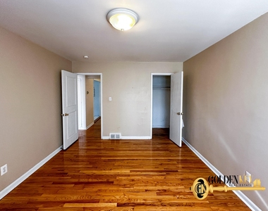 25943 Woodward Avenue - Photo Thumbnail 14