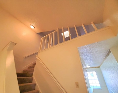 3028 N Bell Avenue - Photo Thumbnail 21